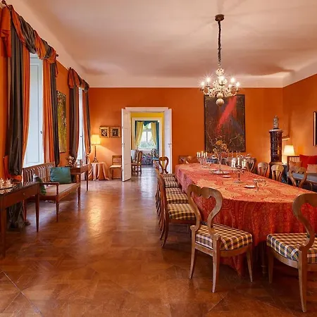 Schloss Hollenburg Honeymoon