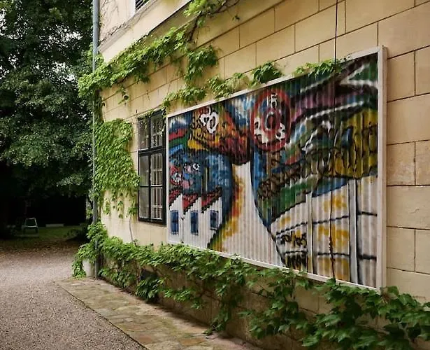 Schloss Hollenburg Honeymoon Hotel