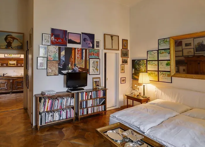 Schloss Hollenburg Honeymoon *